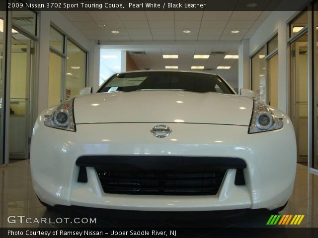 2009 Nissan 370Z Sport Touring Coupe in Pearl White