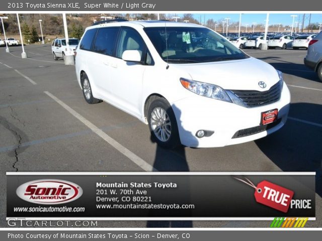 2013 Toyota Sienna XLE in Super White