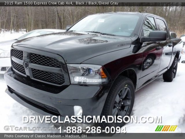 2015 Ram 1500 Express Crew Cab 4x4 in Black