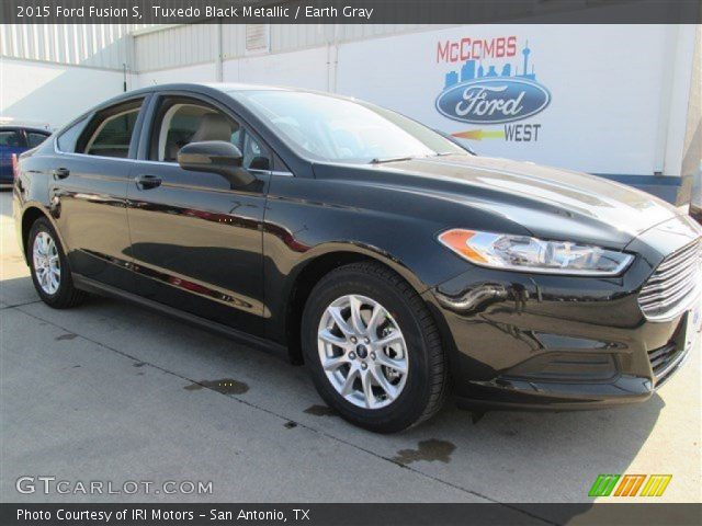 2015 Ford Fusion S in Tuxedo Black Metallic