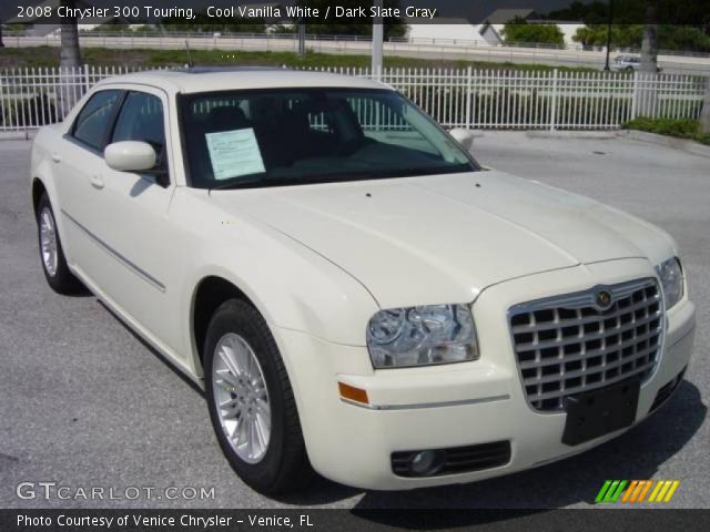2008 Chrysler 300 Touring in Cool Vanilla White