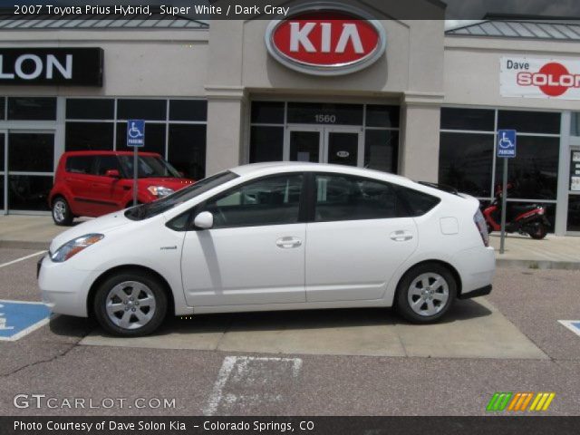 2007 Toyota Prius Hybrid in Super White