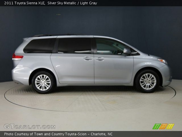 2011 Toyota Sienna XLE in Silver Sky Metallic