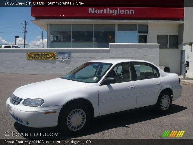2005 Chevrolet Classic  in Summit White