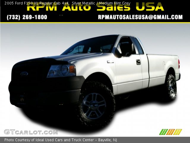 2005 Ford F150 XL Regular Cab 4x4 in Silver Metallic