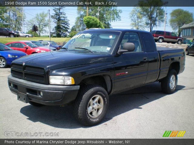 1998 Dodge Ram 1500 Sport Extended Cab 4x4 in Black