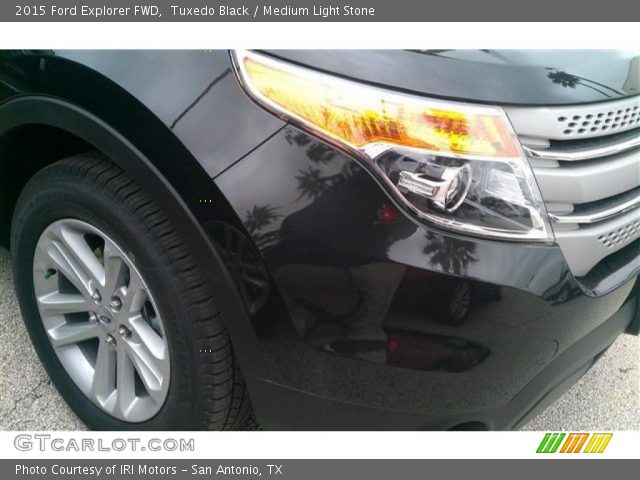 2015 Ford Explorer FWD in Tuxedo Black