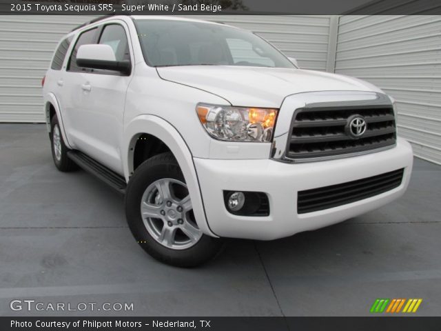 2015 Toyota Sequoia SR5 in Super White