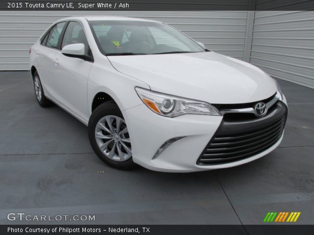 2015 Toyota Camry LE in Super White