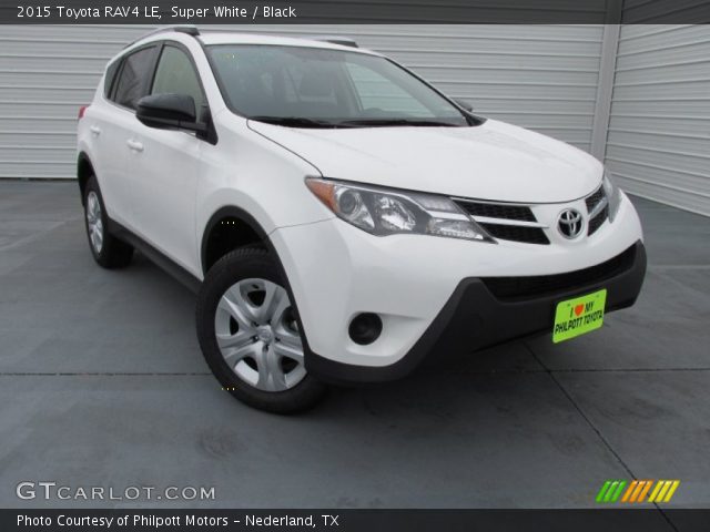 2015 Toyota RAV4 LE in Super White