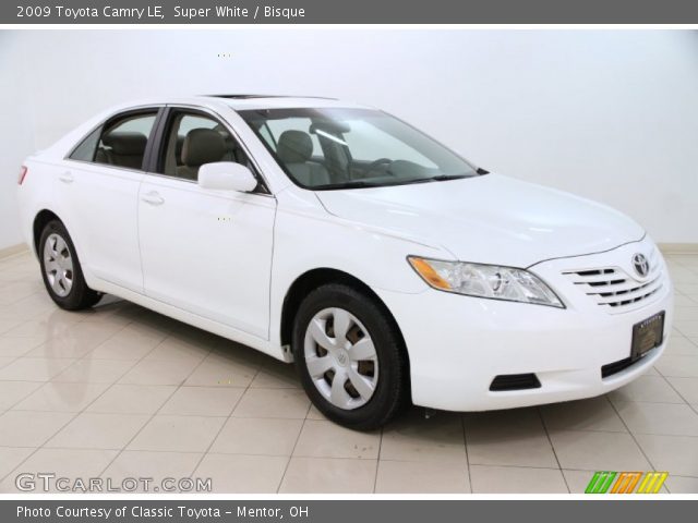 2009 Toyota Camry LE in Super White