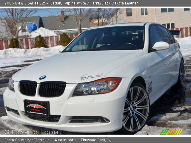 2006 BMW 3 Series 325xi Sedan in Alpine White