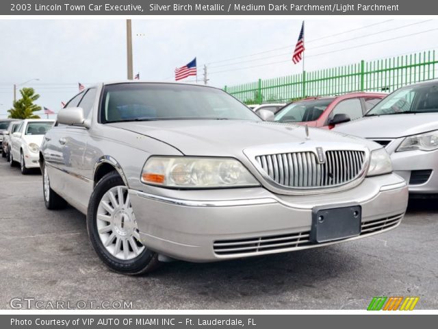 2003 Lincoln Town Car Executive in Silver Birch Metallic