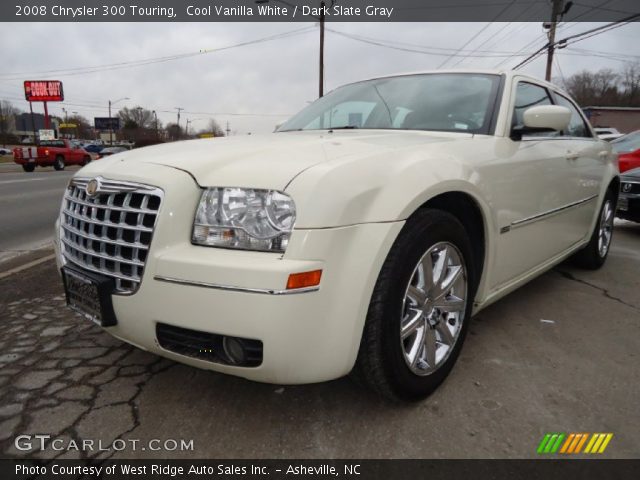 2008 Chrysler 300 Touring in Cool Vanilla White