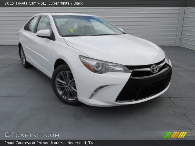 2015 Toyota Camry SE in Super White