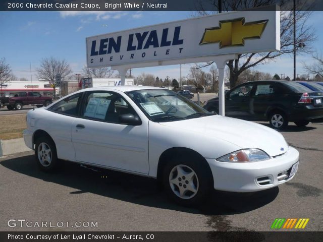 2000 Chevrolet Cavalier Coupe in Bright White