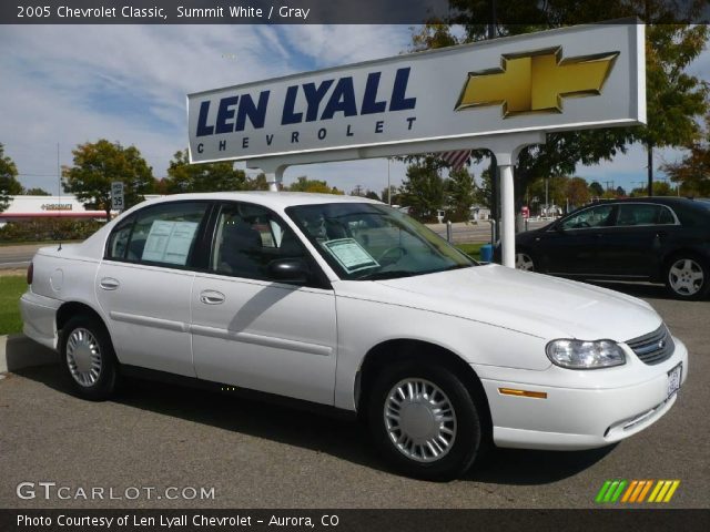 2005 Chevrolet Classic  in Summit White
