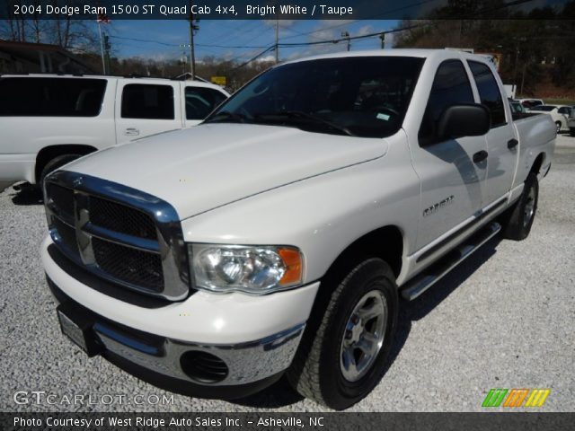 2004 Dodge Ram 1500 ST Quad Cab 4x4 in Bright White