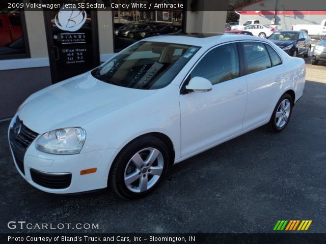 2009 Volkswagen Jetta SE Sedan in Candy White