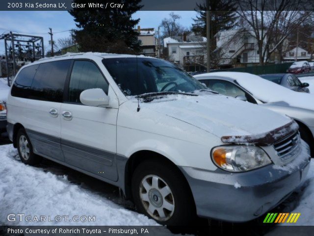 2003 Kia Sedona LX in Clear White