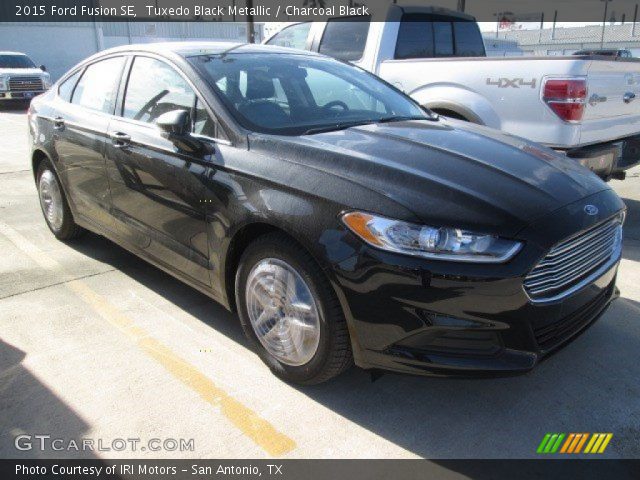 2015 Ford Fusion SE in Tuxedo Black Metallic