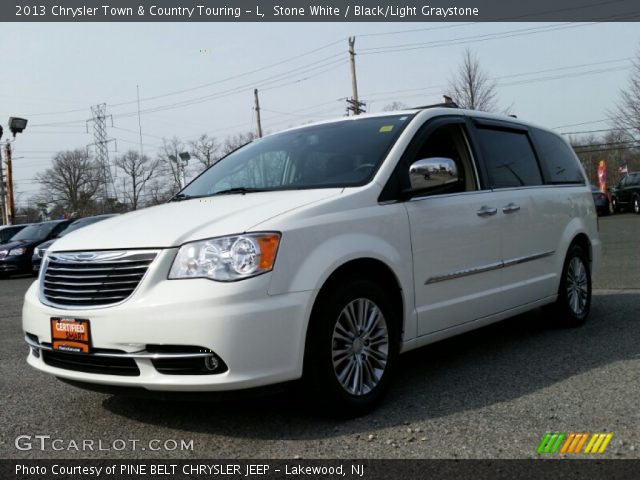 2013 Chrysler Town & Country Touring - L in Stone White