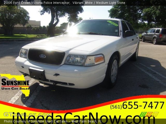 2006 Ford Crown Victoria Police Interceptor in Vibrant White