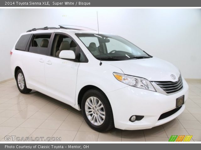 2014 Toyota Sienna XLE in Super White