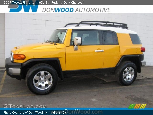 2007 Toyota FJ Cruiser 4WD in Sun Fusion