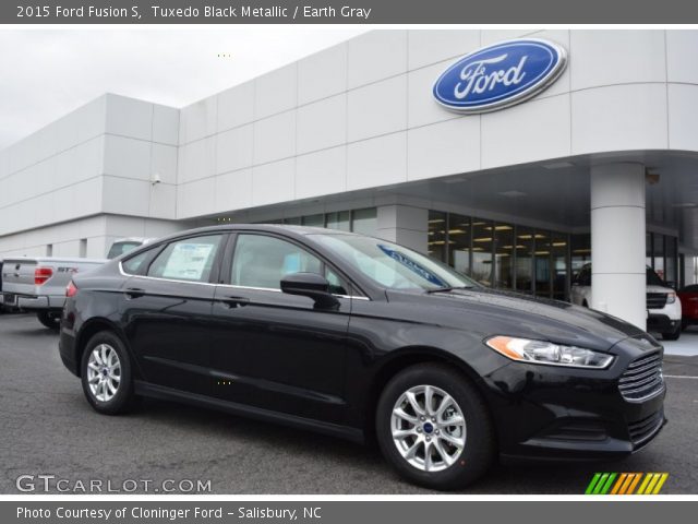 2015 Ford Fusion S in Tuxedo Black Metallic