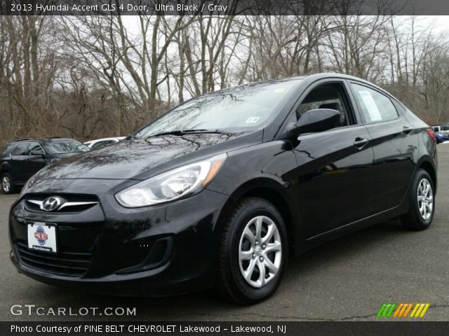 2013 Hyundai Accent GLS 4 Door in Ultra Black