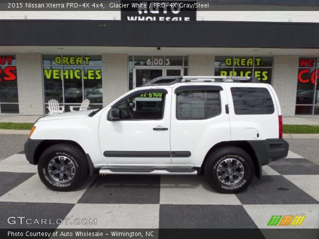 2015 Nissan Xterra PRO-4X 4x4 in Glacier White