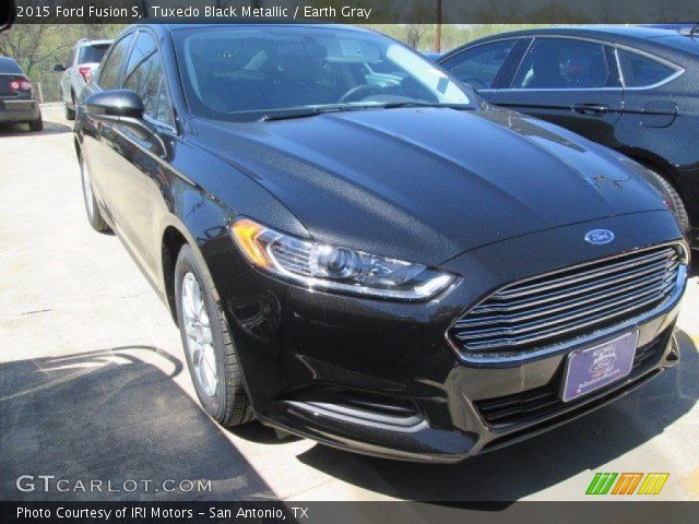 2015 Ford Fusion S in Tuxedo Black Metallic