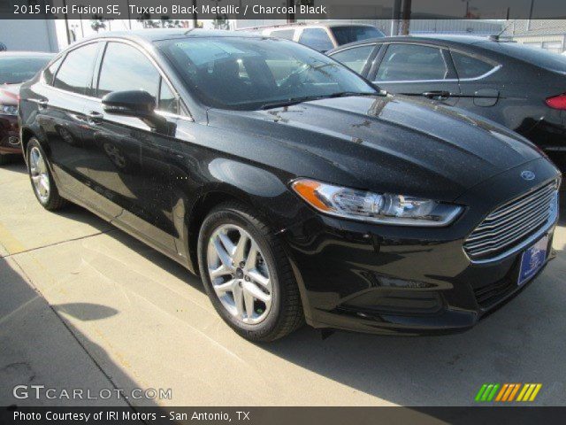 2015 Ford Fusion SE in Tuxedo Black Metallic