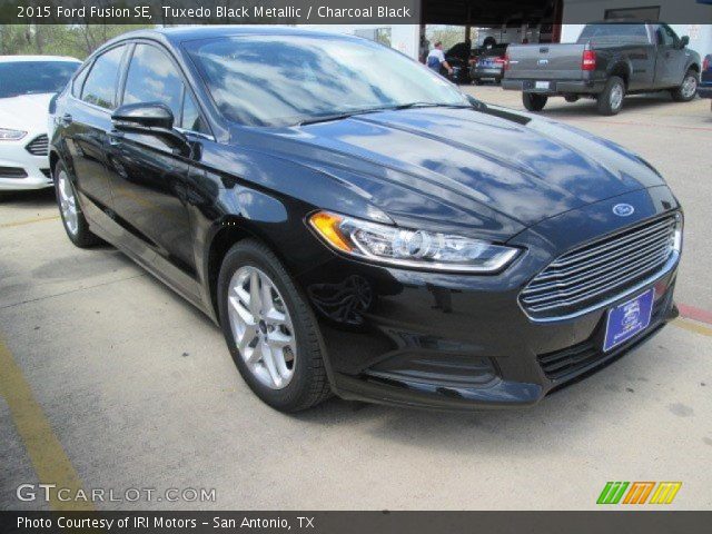 2015 Ford Fusion SE in Tuxedo Black Metallic