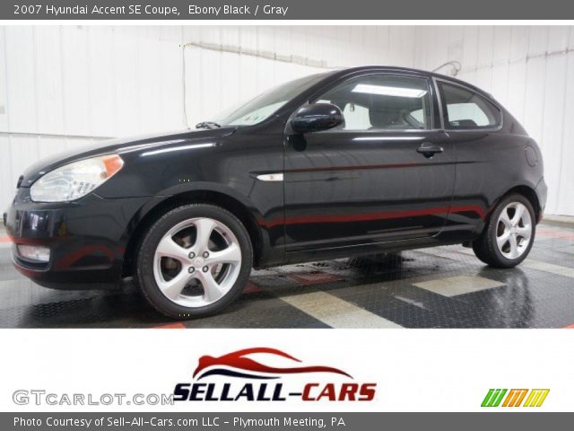 2007 Hyundai Accent SE Coupe in Ebony Black