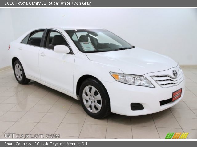 2010 Toyota Camry LE in Super White