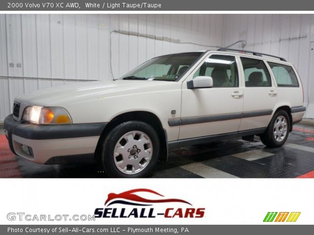 2000 Volvo V70 XC AWD in White