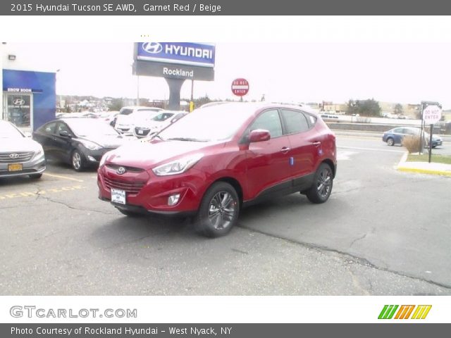 2015 Hyundai Tucson SE AWD in Garnet Red