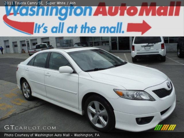 2011 Toyota Camry SE in Super White