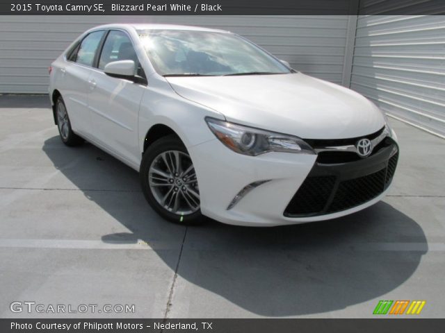 2015 Toyota Camry SE in Blizzard Pearl White