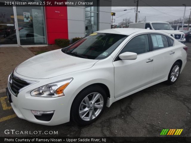 2014 Nissan Altima 2.5 SV in Pearl White