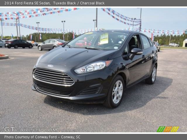 2014 Ford Fiesta SE Sedan in Tuxedo Black