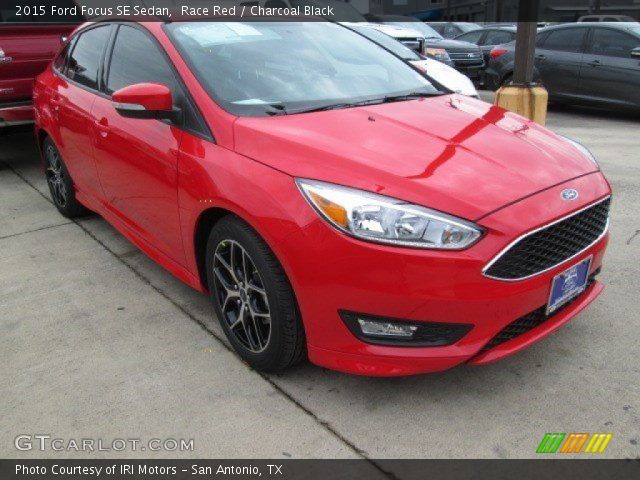 2015 Ford Focus SE Sedan in Race Red