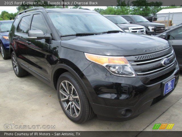 2015 Ford Explorer XLT in Tuxedo Black