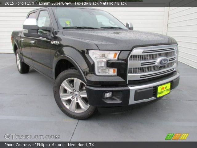 2015 Ford F150 Platinum SuperCrew in Tuxedo Black Metallic