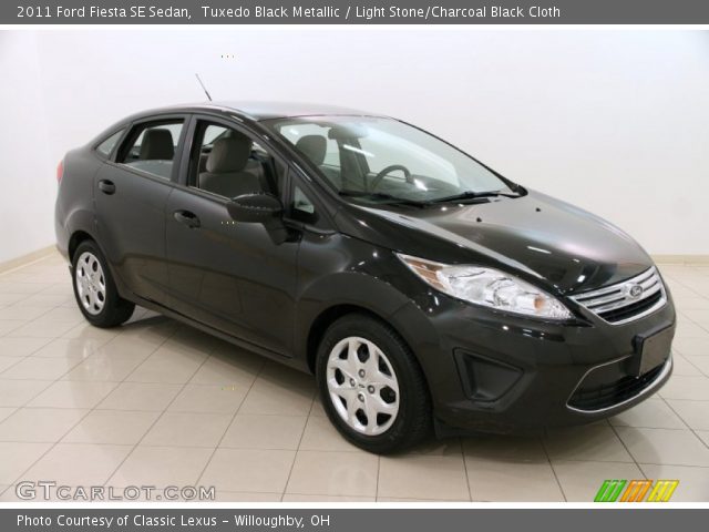 2011 Ford Fiesta SE Sedan in Tuxedo Black Metallic