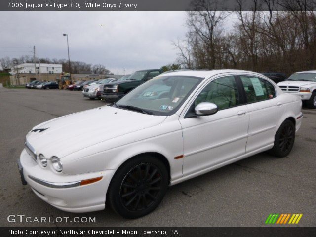 2006 Jaguar X-Type 3.0 in White Onyx