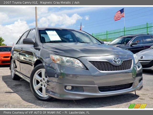 2007 Toyota Camry XLE in Magnetic Gray Metallic