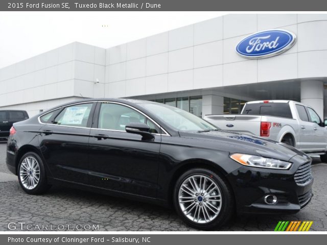 2015 Ford Fusion SE in Tuxedo Black Metallic